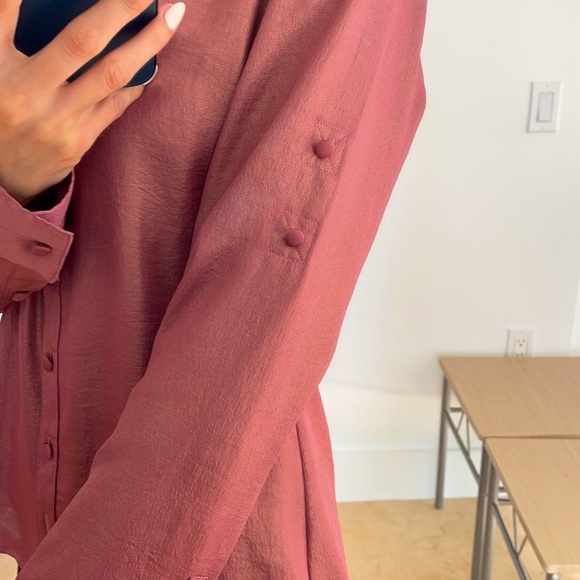 EXPRESS BLOUSE - Picture 2 of 3